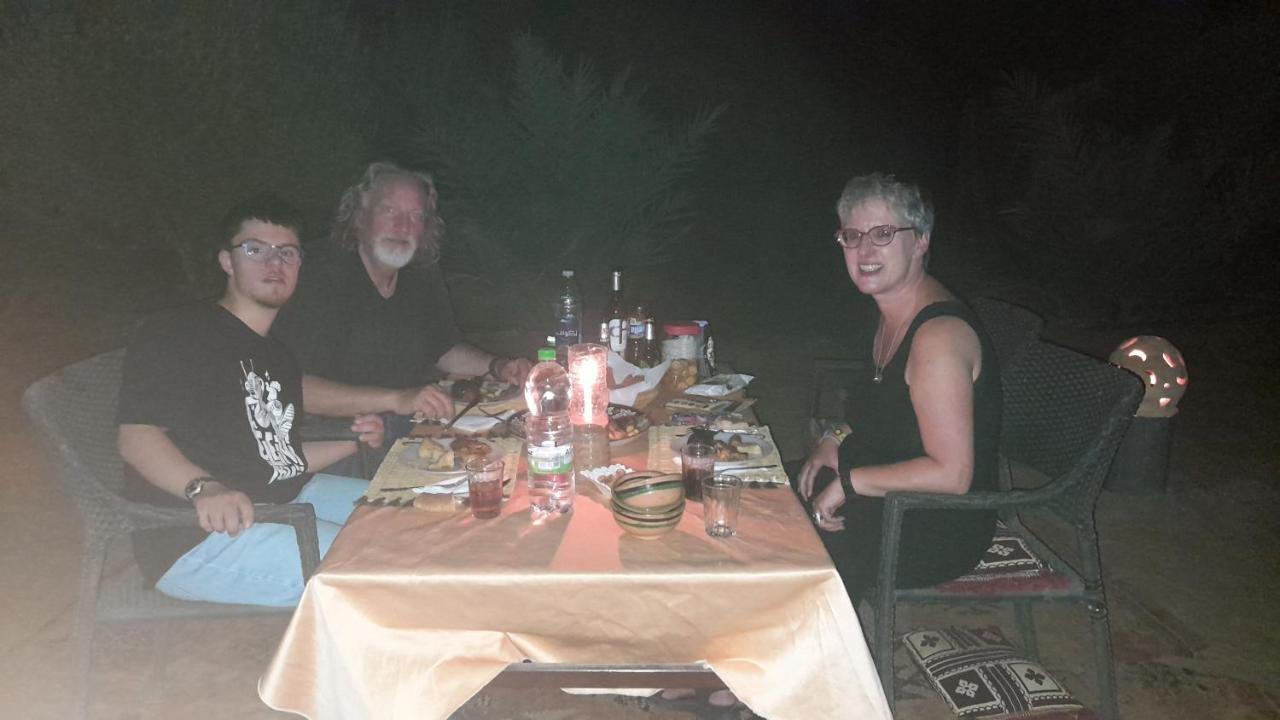 מרזאוגה Luxury Trek Desert Camp מראה חיצוני תמונה