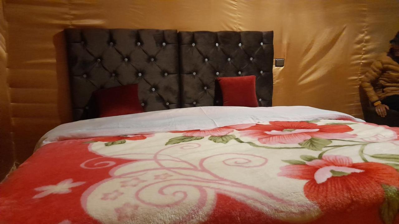 מרזאוגה Luxury Trek Desert Camp מראה חיצוני תמונה
