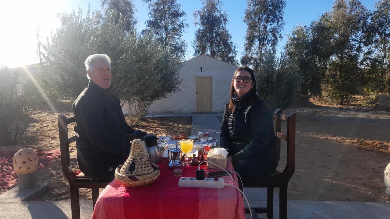 מרזאוגה Luxury Trek Desert Camp מראה חיצוני תמונה