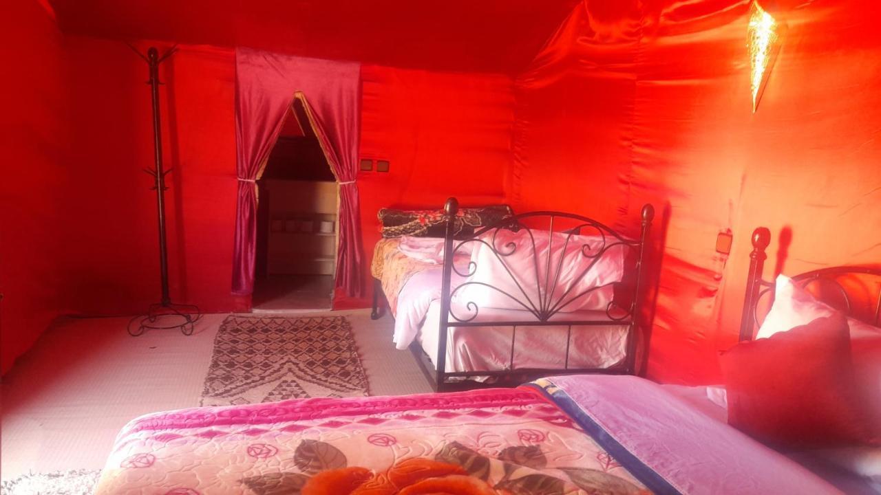 מרזאוגה Luxury Trek Desert Camp מראה חיצוני תמונה