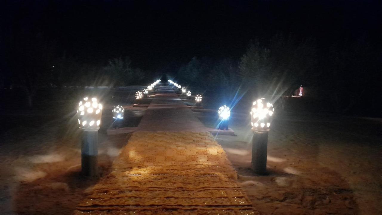 מרזאוגה Luxury Trek Desert Camp מראה חיצוני תמונה