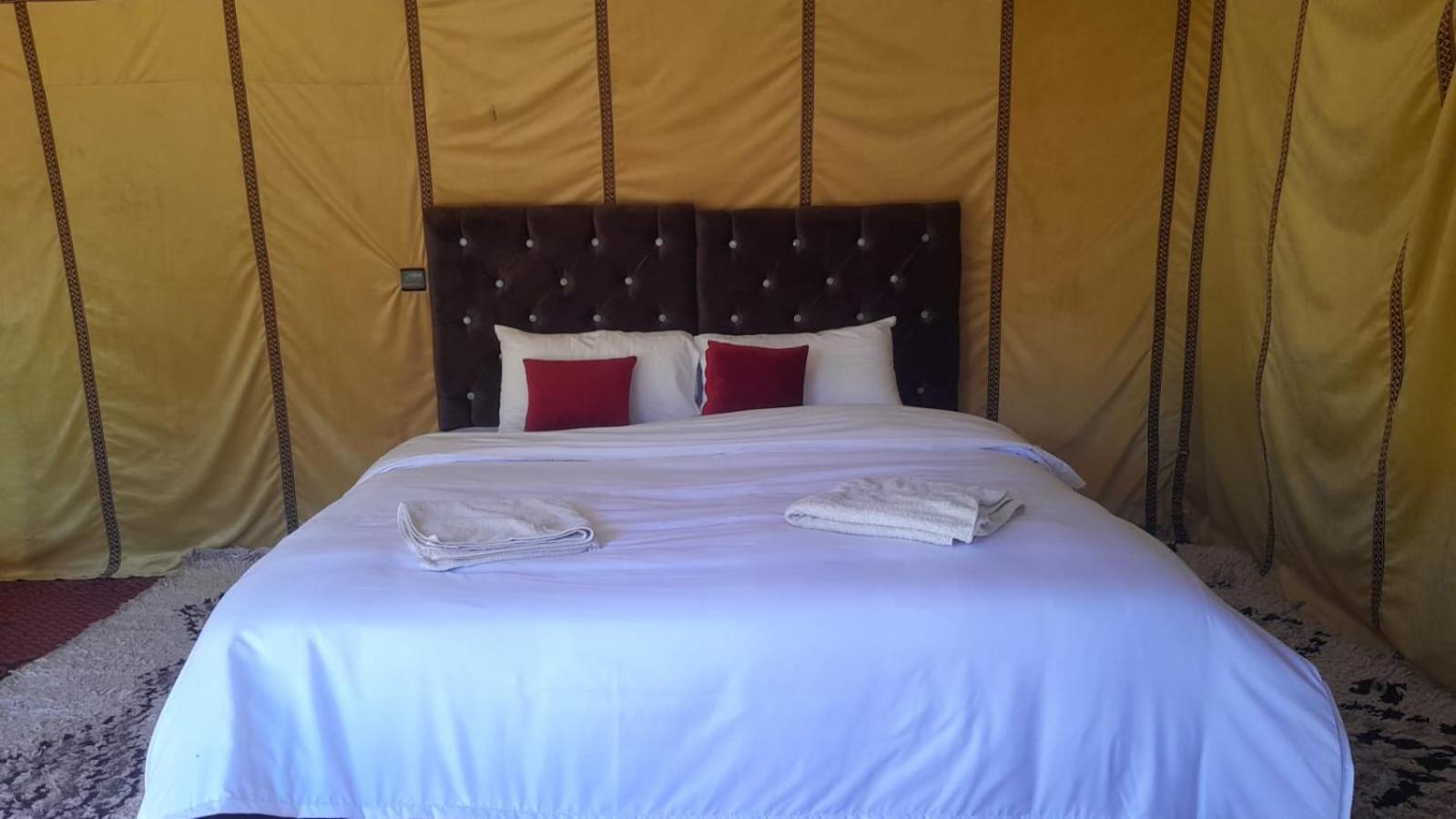 מרזאוגה Luxury Trek Desert Camp מראה חיצוני תמונה