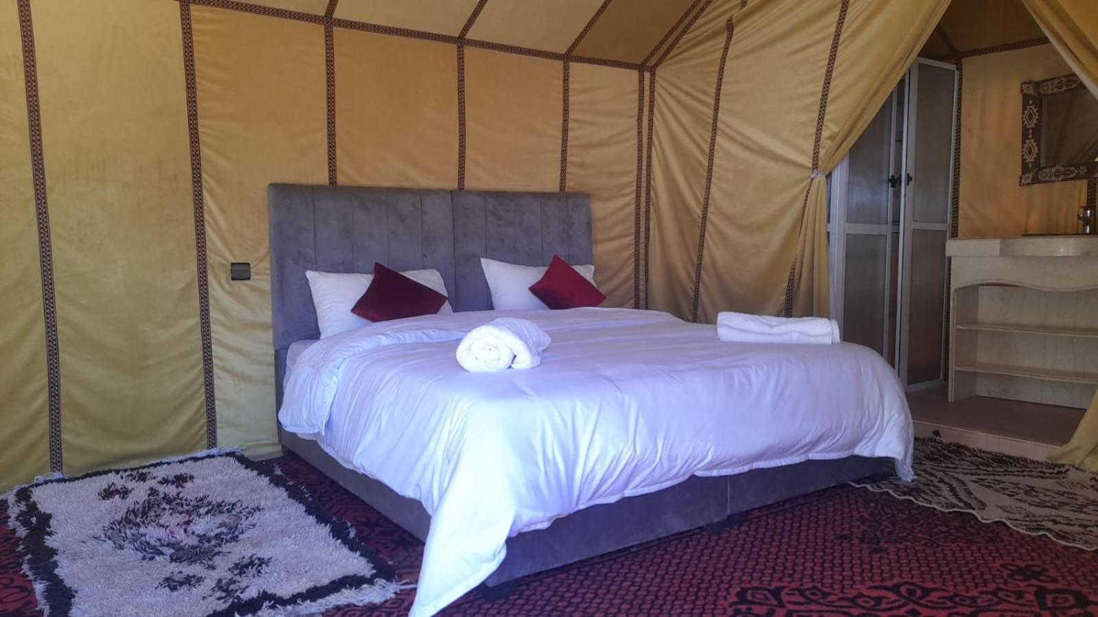 מרזאוגה Luxury Trek Desert Camp מראה חיצוני תמונה