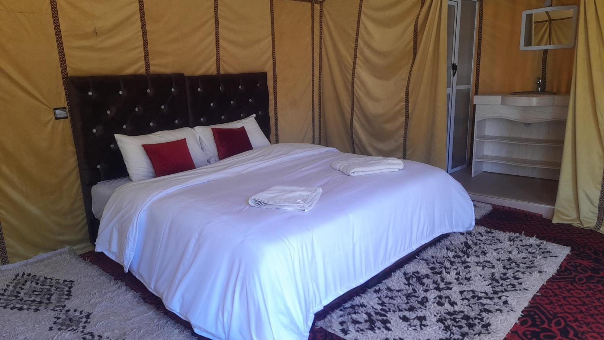 מרזאוגה Luxury Trek Desert Camp מראה חיצוני תמונה