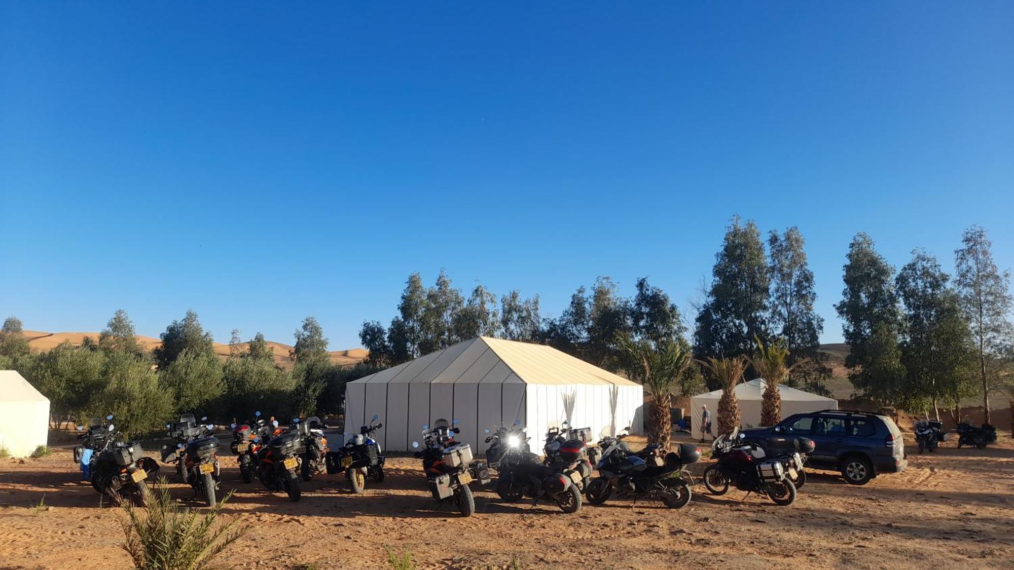 מרזאוגה Luxury Trek Desert Camp מראה חיצוני תמונה